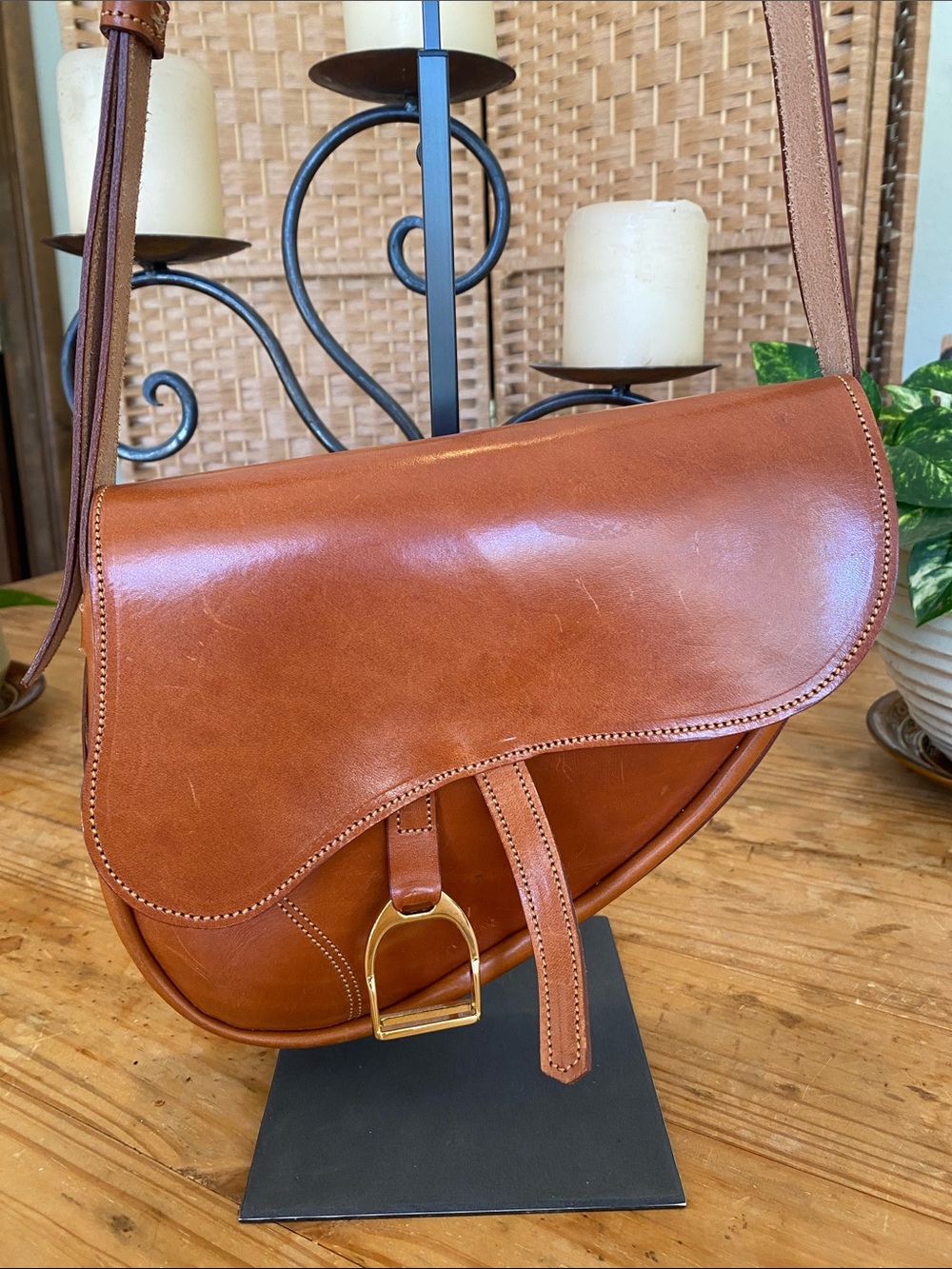 Unbranded Tan Leather Saddle Crossbody Bag with Gold-Tone Buckle